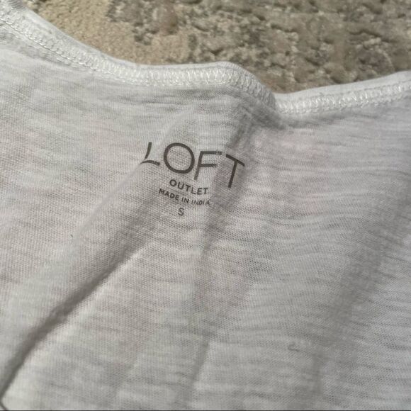 🏷️ 5 for $25 - LOFT Hello Summer Graphic Tee - Picture 3 of 7